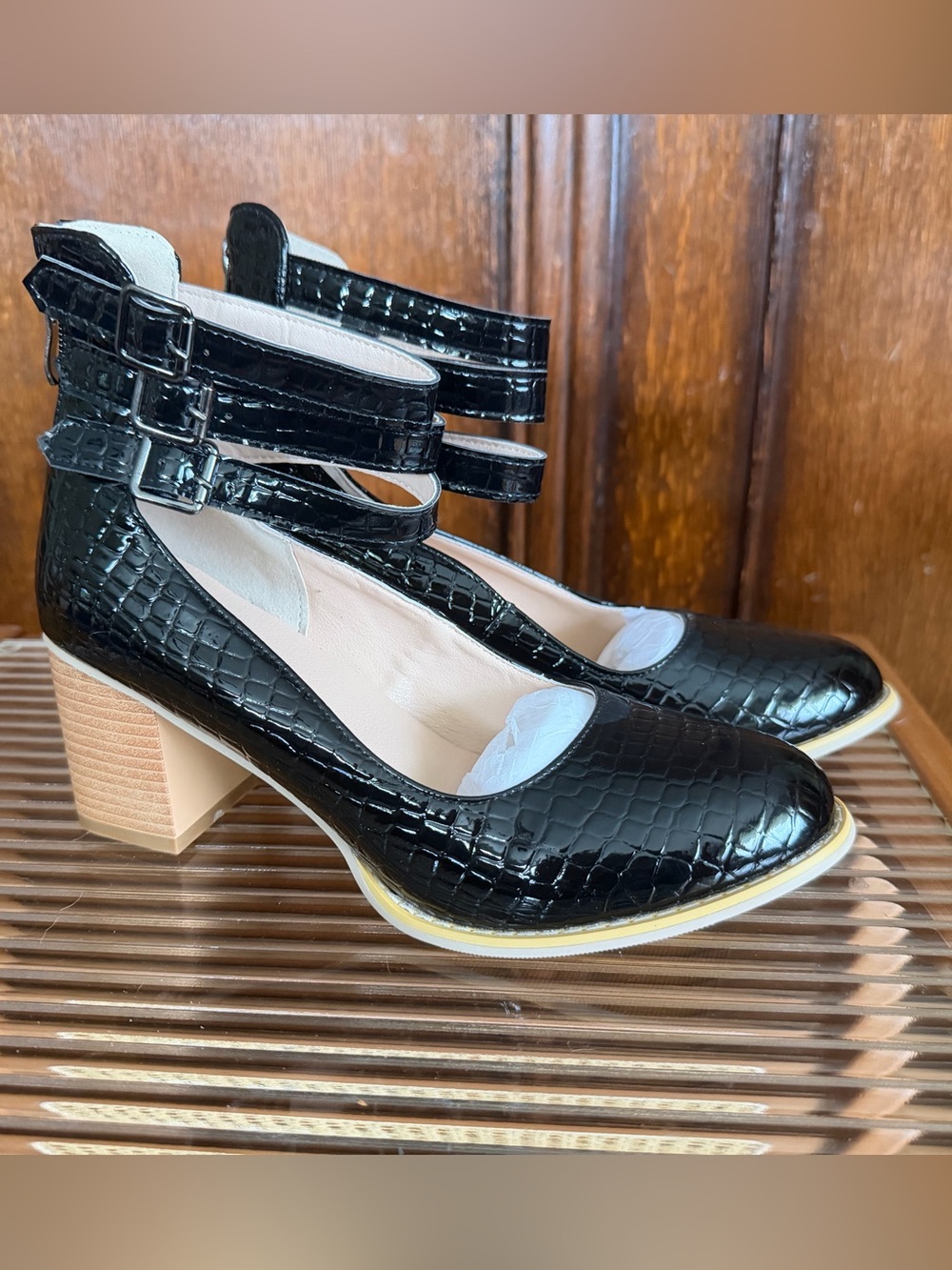 Freebird Inspired Black Croc-Embossed Ankle-Strap Block Heel Pumps Size 8.5 - Picture 2 of 10